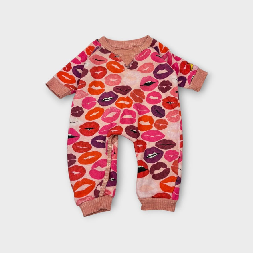 Kip & Co Lips Onesie, Size 1
