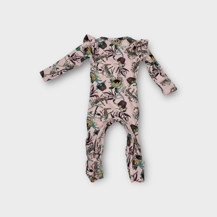 Snuggle Hunny Native Botanical Onesie, Size 000