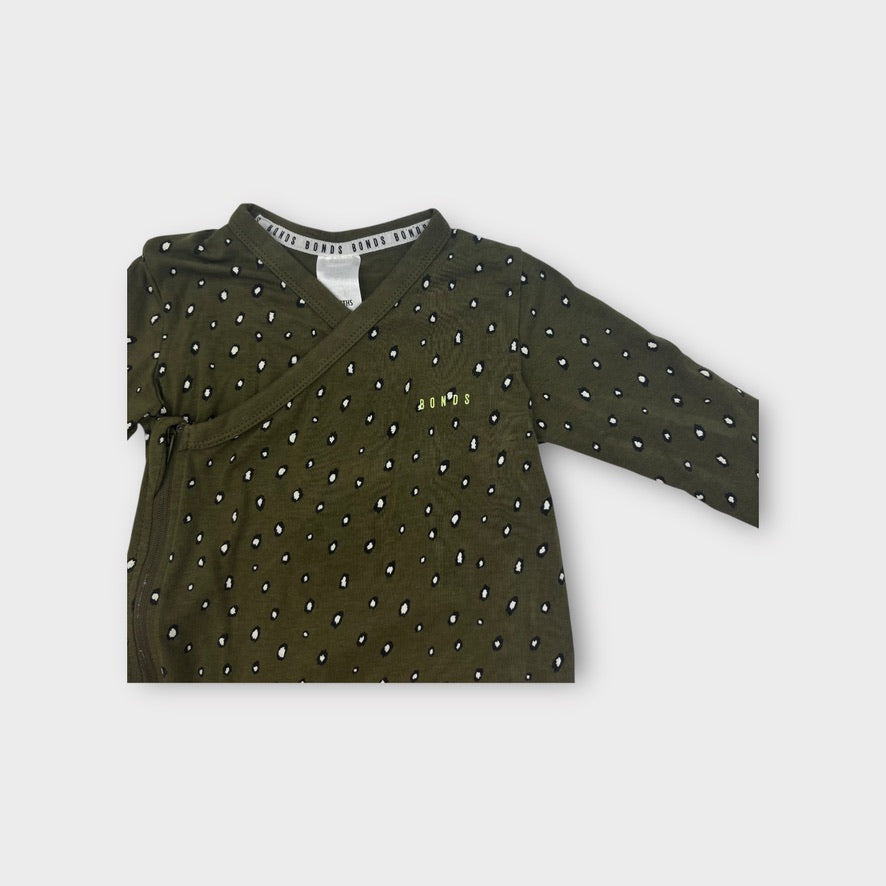 Bonds Spot Wrap Onesie, Size 000