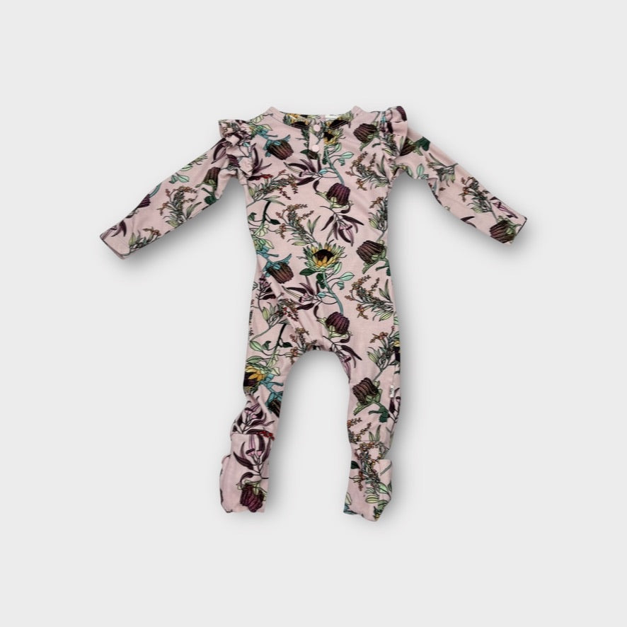 Snuggle Hunny Native Botanical Onesie, Size 000