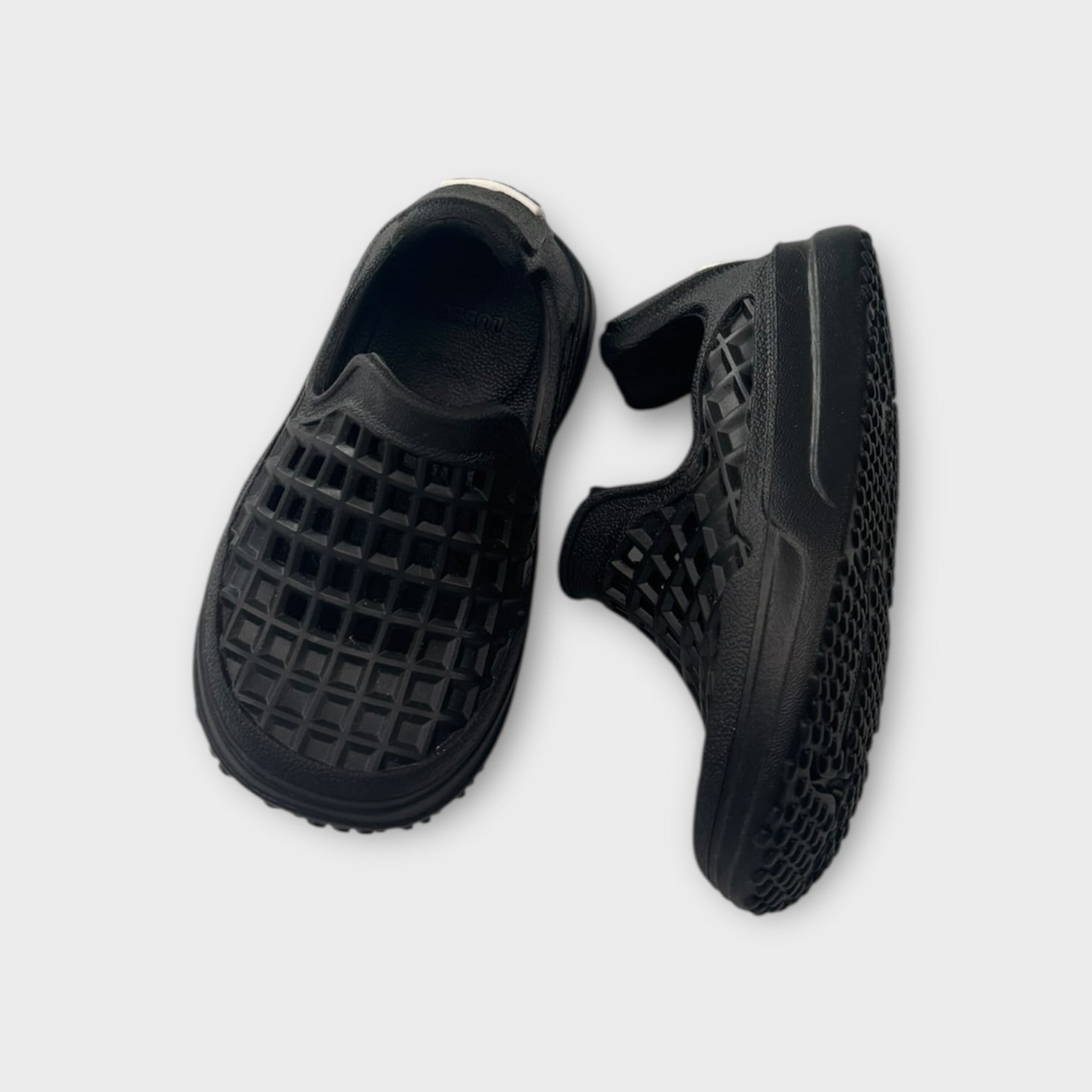 Lusso Cloud Black Shoes, Size EU 21