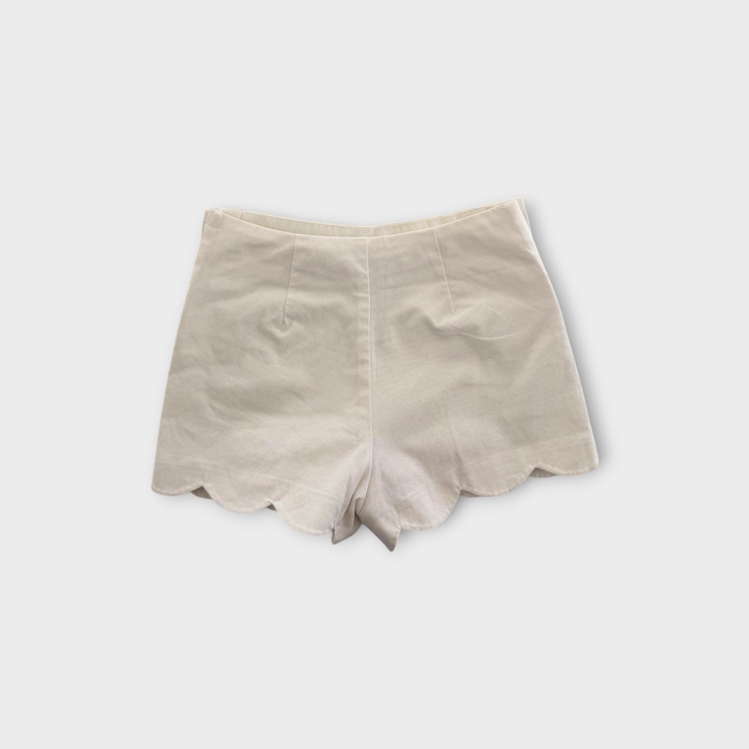 Jacadi Paris White Scollop Shorts, Size 6